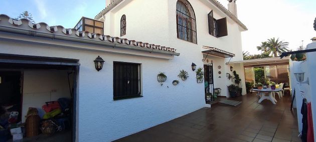 Foto 2 de Venta de chalet en Centro - Torremolinos de 5 habitaciones con terraza y piscina