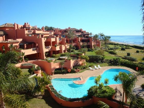 Foto 2 de Ático en venta en Los Monteros - Bahía de Marbella de 3 habitaciones con terraza y piscina