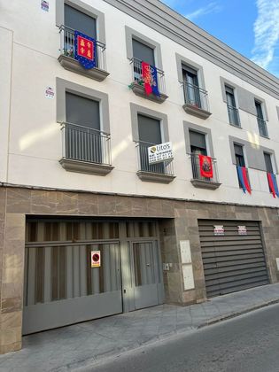 Foto 1 de Piso en venta en calle Santa María Magdalena de 3 habitaciones con garaje y balcón