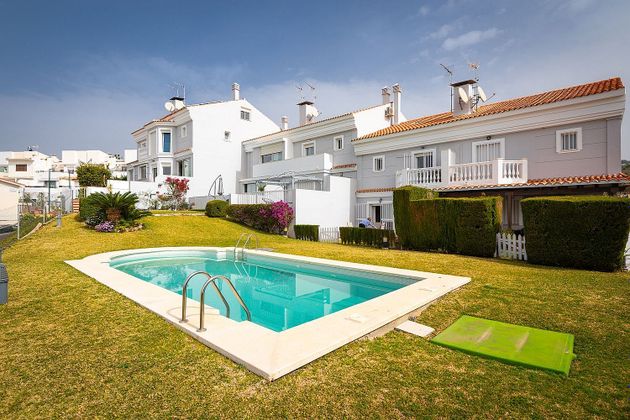 Foto 2 de Casa en venda a Pedregalejo de 3 habitacions amb terrassa i piscina