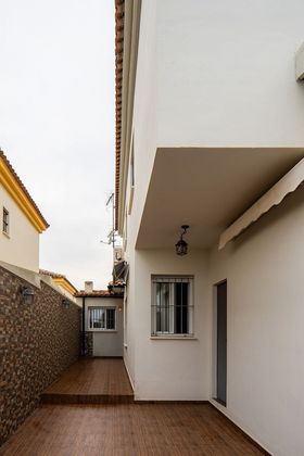 Foto 1 de Casa en venda a Alcalá del Río de 4 habitacions amb garatge i aire acondicionat