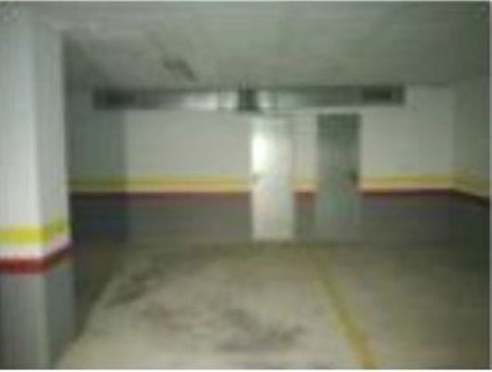 Foto 2 de Garaje en venta en Lucena de 41 m²