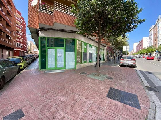 Foto 1 de Local en venda a avenida De Pablo Iglesias de 402 m²