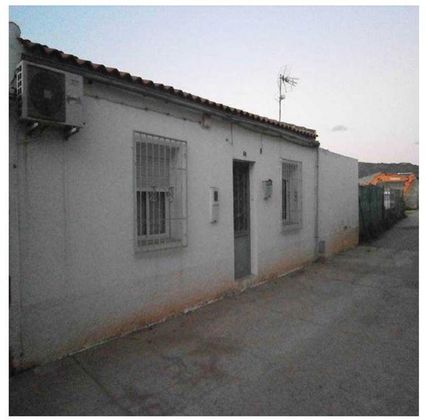 Foto 1 de Casa adosada en venta en avenida De Albacete de 2 habitaciones y 121 m²