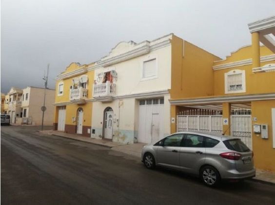 Foto 1 de Casa en venta en calle Almería de 4 habitaciones y 205 m²