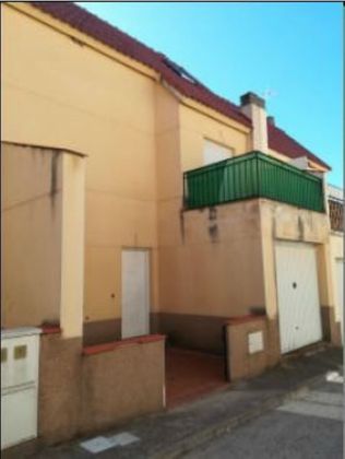 Foto 1 de Venta de casa adosada en calle San Roque de 3 habitaciones y 137 m²
