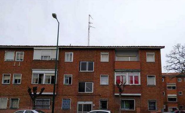 Foto 1 de Pis en venda a avenida De Segovia de 3 habitacions i 58 m²