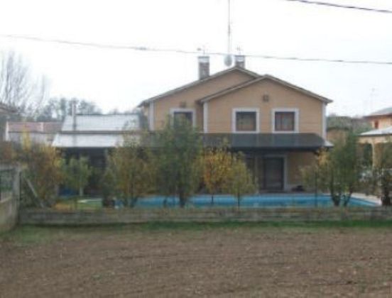 Foto 1 de Casa en venda a Santibáñez de Tera de 4 habitacions amb terrassa