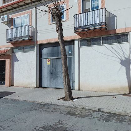 Foto 1 de Venta de local en calle Mediodía de 209 m²