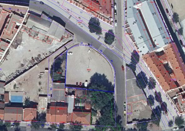 Foto 2 de Venta de terreno en paseo De la Ribera de 90 m²