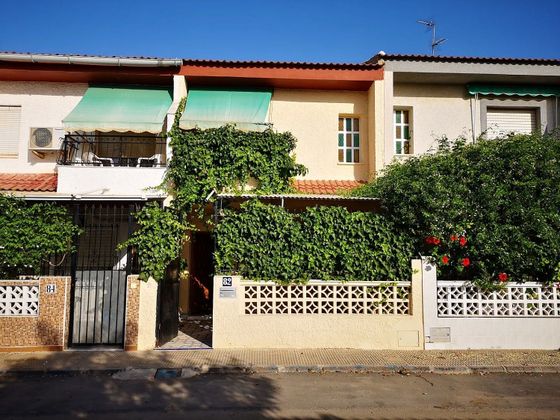Foto 2 de Casa en venda a calle Cáceres de 2 habitacions i 65 m²