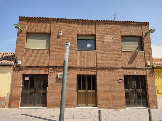 Foto 2 de Local en venda a calle Ramón y Cajal de 270 m²