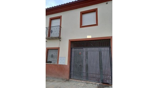 Foto 1 de Casa adossada en venda a Pedro Abad de 3 habitacions amb terrassa