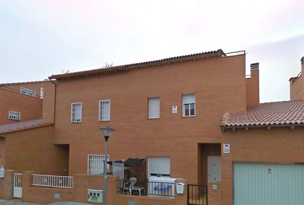 Foto 1 de Venta de casa en calle Segovia de 3 habitaciones y 177 m²
