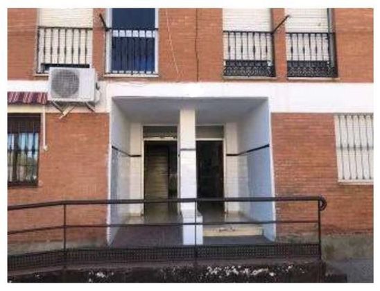 Foto 1 de Pis en venda a calle Valverde del Camino de 3 habitacions i 88 m²