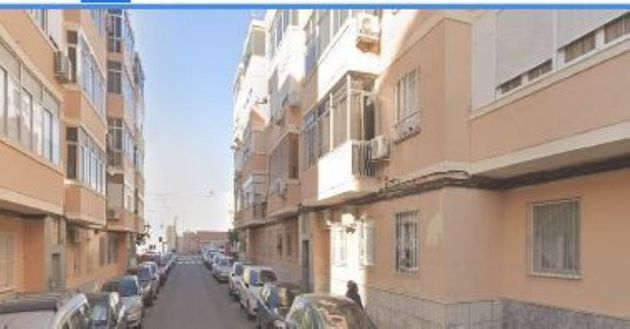 Foto 1 de Venta de piso en calle Santa Marta de 3 habitaciones y 76 m²