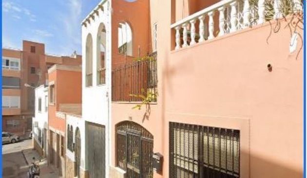 Foto 1 de Casa adossada en venda a calle Manuel Vicente de 3 habitacions i 86 m²