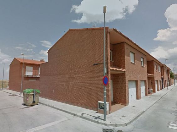 Foto 1 de Casa en venda a calle Miguel de Cervantes de 3 habitacions i 130 m²