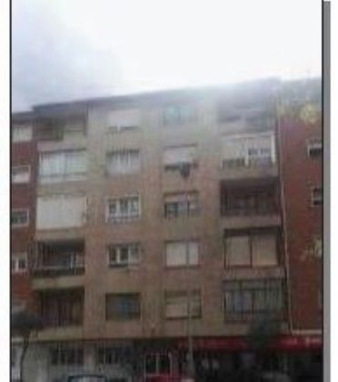Foto 1 de Venta de piso en calle La Industria de 3 habitaciones y 85 m²
