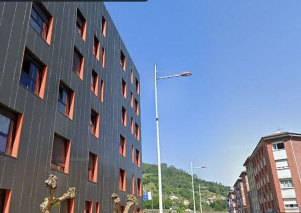 Foto 1 de Venta de piso en avenida De Asturias de 3 habitaciones y 98 m²