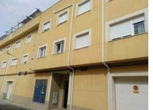 Foto 1 de Pis en venda a calle Villarrobledo de 3 habitacions i 107 m²