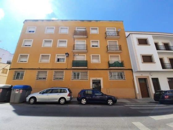 Foto 1 de Venta de piso en calle Mérida de 2 habitaciones y 64 m²