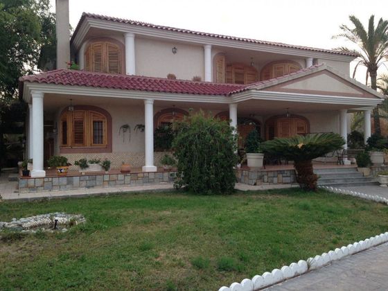Foto 2 de Casa en venda a avenida De Alhama de 5 habitacions amb terrassa i piscina