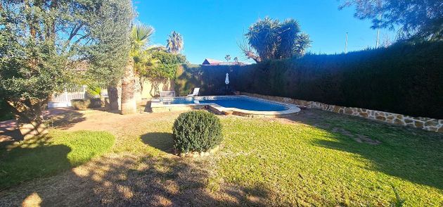 Foto 2 de Casa en venda a San Antonio de Benagéber de 4 habitacions amb terrassa i piscina
