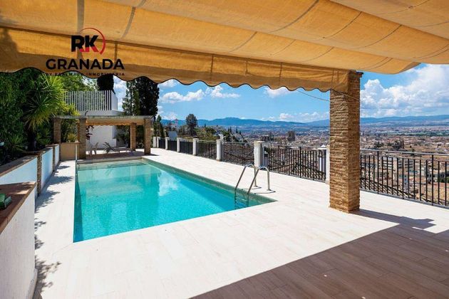 Foto 2 de Casa en venta en calle Alpargateros Alta de 5 habitaciones con terraza y piscina