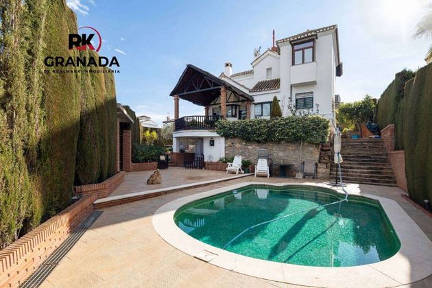 Foto 1 de Xalet en venda a calle Camelia de 5 habitacions amb terrassa i piscina