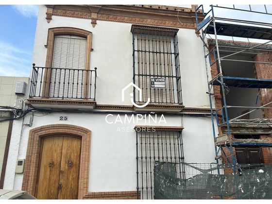 Foto 1 de Casa en venta en San Juan del Puerto de 5 habitaciones con terraza y aire acondicionado