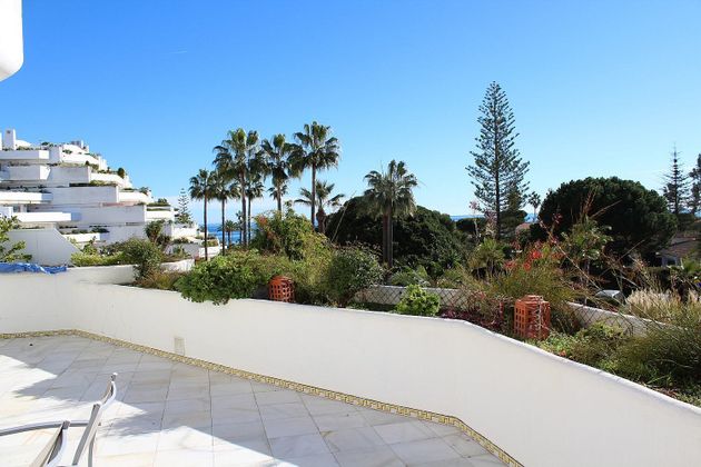 Foto 2 de Pis en venda a Guadalmina de 4 habitacions amb terrassa i piscina