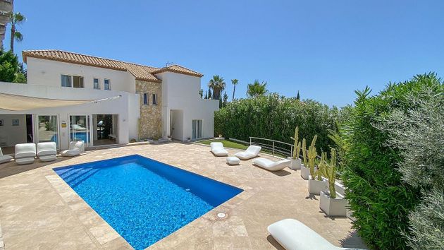 Foto 2 de Venta de chalet en Los Naranjos - Las Brisas de 5 habitaciones con terraza y piscina