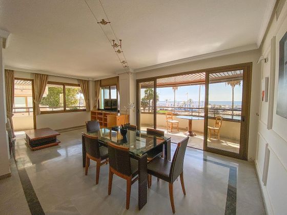 Foto 2 de Piso en venta en Playa Bajadilla - Puertos de 3 habitaciones con terraza y aire acondicionado