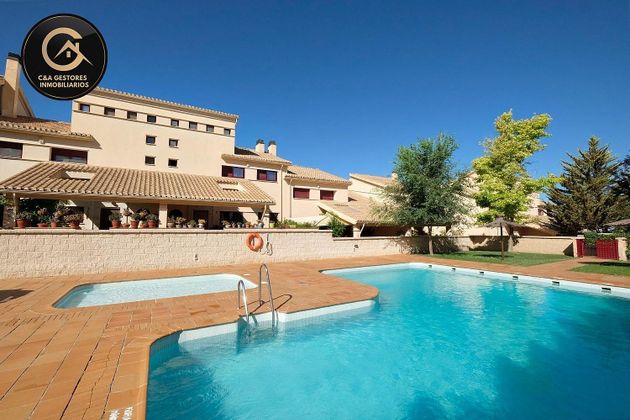 Foto 1 de Venta de chalet en Gójar de 3 habitaciones con terraza y piscina