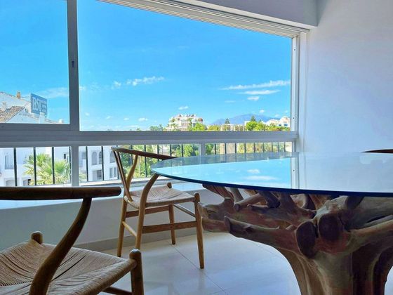 Foto 2 de Àtic en venda a Puerto Banús de 2 habitacions amb terrassa i aire acondicionat
