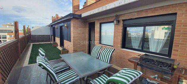 Foto 1 de Àtic en venda a calle D'amadeo Roca de 4 habitacions amb terrassa i piscina