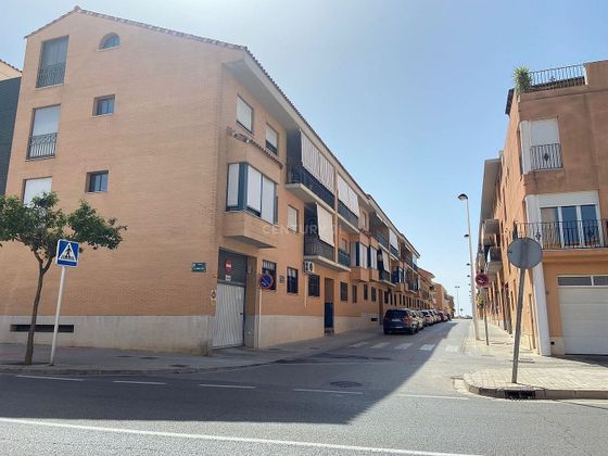 Foto 1 de Venta de piso en calle Isabel de Villena de 2 habitaciones con garaje y ascensor