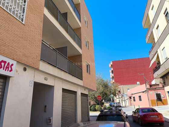Foto 1 de Venta de piso en calle Dels Molins de 2 habitaciones con garaje y balcón