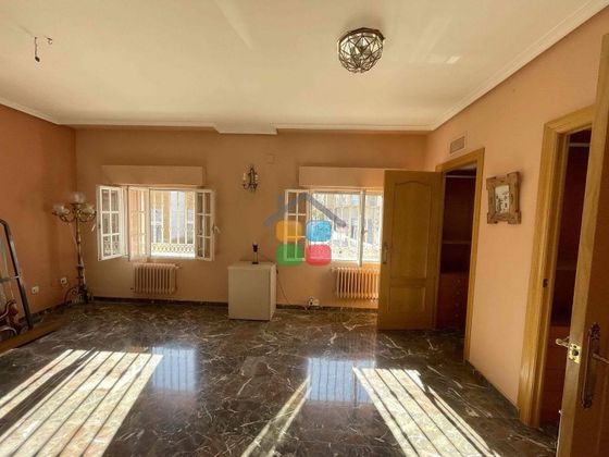 Foto 1 de Casa adossada en venda a Peñamefecit - Avda Barcelona de 3 habitacions amb terrassa i aire acondicionat
