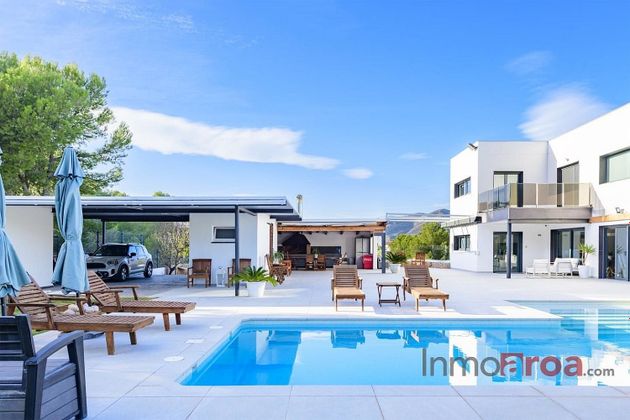 Foto 2 de Casa en venda a Borriol de 5 habitacions amb piscina i garatge