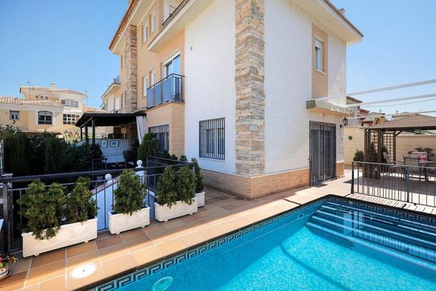 Foto 1 de Venta de casa en Cervantes de 4 habitaciones con terraza y piscina