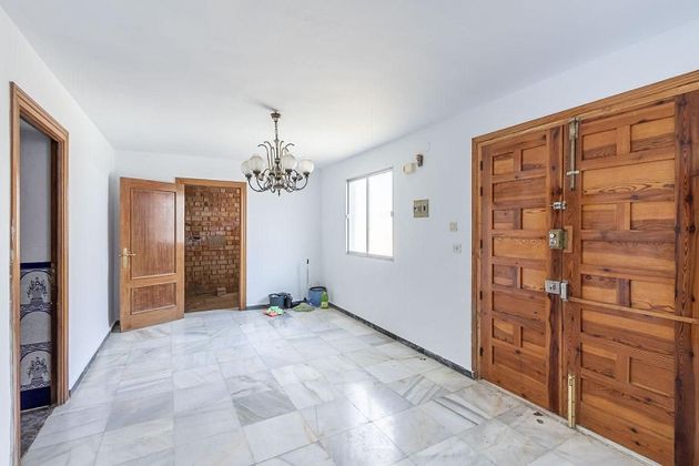 Foto 2 de Casa en venda a calle Diseminado Madrid de 4 habitacions amb jardí i balcó