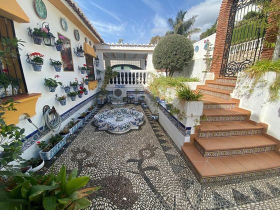 Foto 2 de Xalet en venda a avenida De Benalmádena de 5 habitacions amb terrassa i piscina