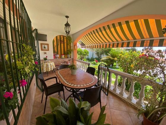 Foto 2 de Xalet en venda a calle Monterrey de 4 habitacions amb terrassa i jardí