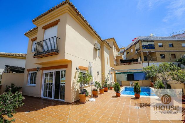 Foto 1 de Alquiler de chalet en La Herradura de 2 habitaciones con terraza y piscina