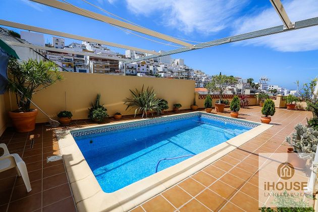 Foto 2 de Alquiler de chalet en La Herradura de 2 habitaciones con terraza y piscina