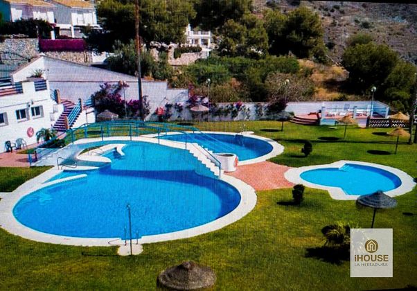 Foto 1 de Estudi en lloguer a La Herradura amb terrassa i piscina