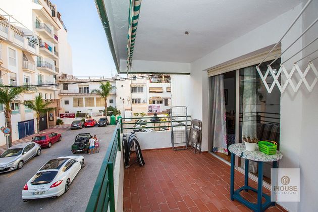 Foto 1 de Piso en alquiler en calle Calhambra de 3 habitaciones con terraza y muebles