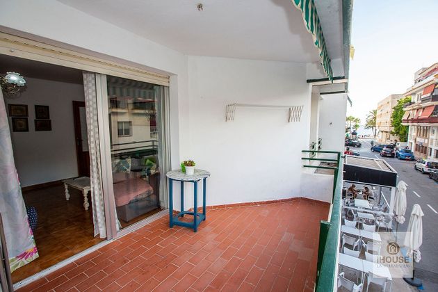 Foto 2 de Piso en alquiler en calle Calhambra de 3 habitaciones con terraza y muebles